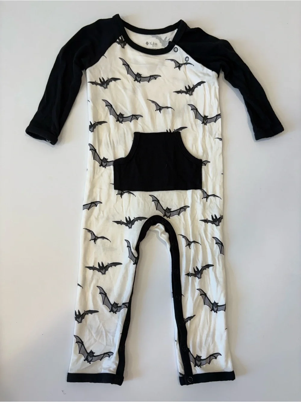 Kyte BABY Black & White Bat Print Longall Button Snap Romper 18-24Months